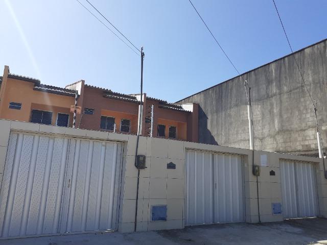 Mondubim - Casa Duplex de 100m² com 2 quartos e 03 vagas