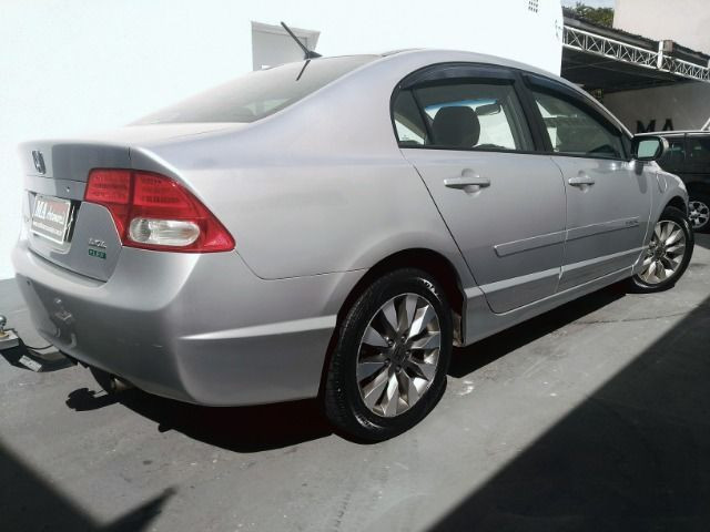 Civic LxL 1.8 16V Flex 4P Manual 2011 - Foto 3
