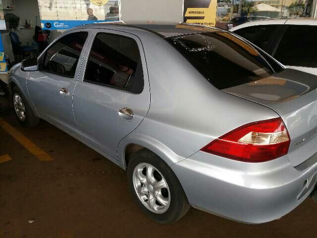 Vendo prisma 2011.completo 1.4