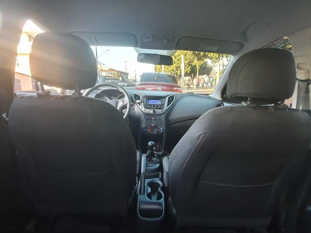 Hyundai Hb20 1.0 Confort 2013 Completo bx km Pneus Novos - Foto 6