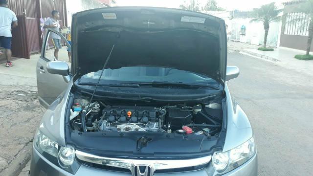 Vendo ou troco honda civic completo automático! - Foto 6