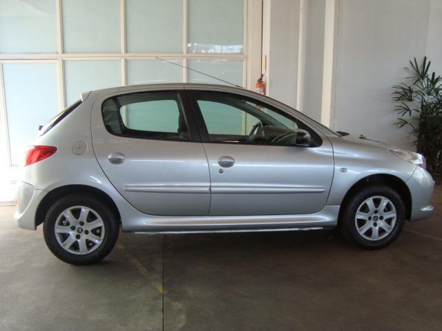 Peugeot 207 Xr 1.4 Flex Hatch Completo Impecável - Foto 17