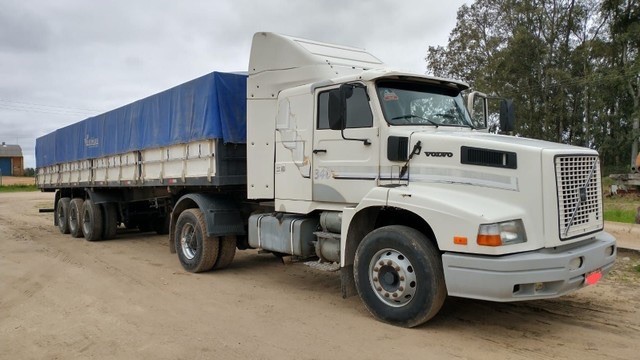 CAMINHÃO VOLVO