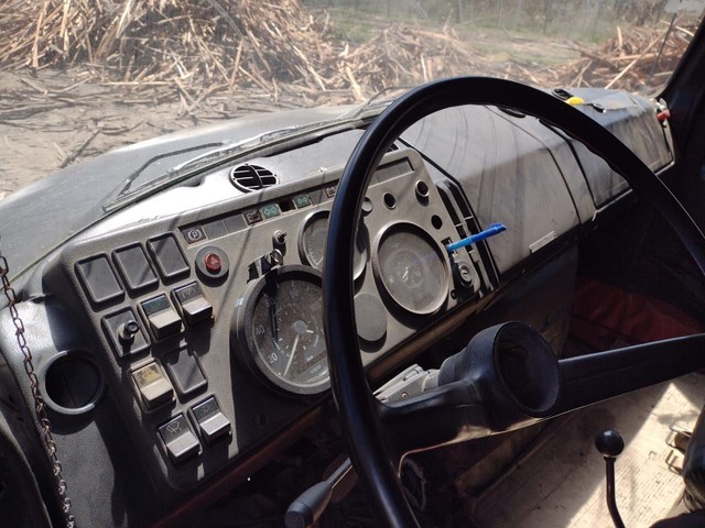 VENDO OU TROCO CAMINHÃO 1113
