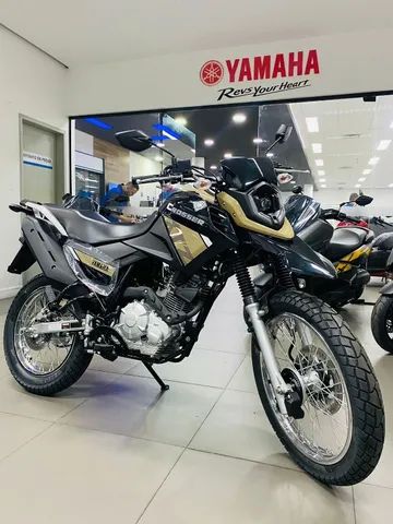 Yamaha Crosser 150 chega na versão 2024 sem grandes mudanças