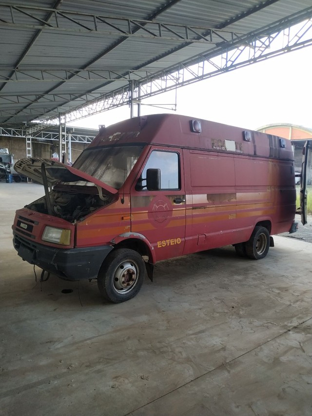 Iveco Daily 3510 ano 2002 em pecas
