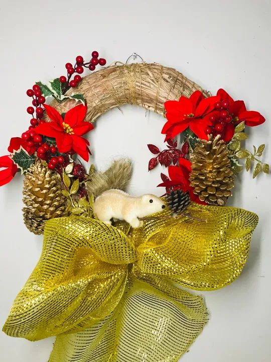 Linda guirlanda de Natal com esquilo