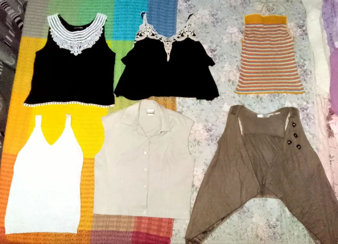 LOTE 20 PEÇAS FEM. TAM.P (BLUSINHAS/ CAMISETAS) DIVERSAS ler descrição... - Foto 4