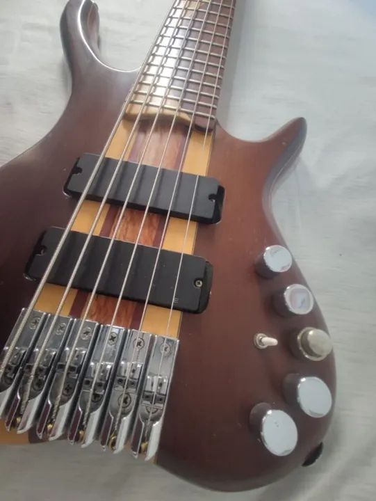 CONTRA BAIXO MGBASS DESERT 6 CORDAS CAPTAÇÃO E CIRCUITOS EMG