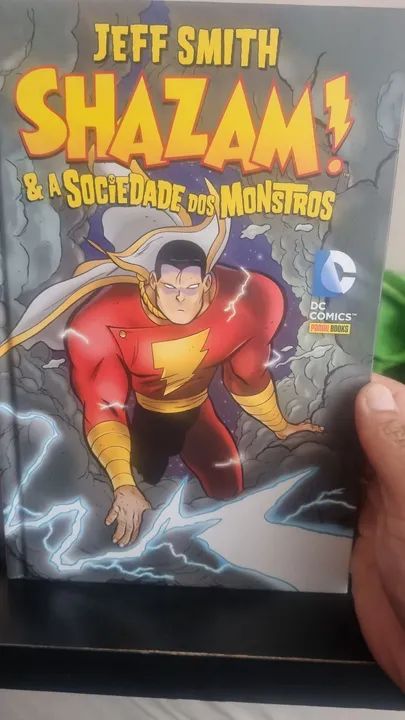 HQ Shazam! & A Sociedade dos Monstros