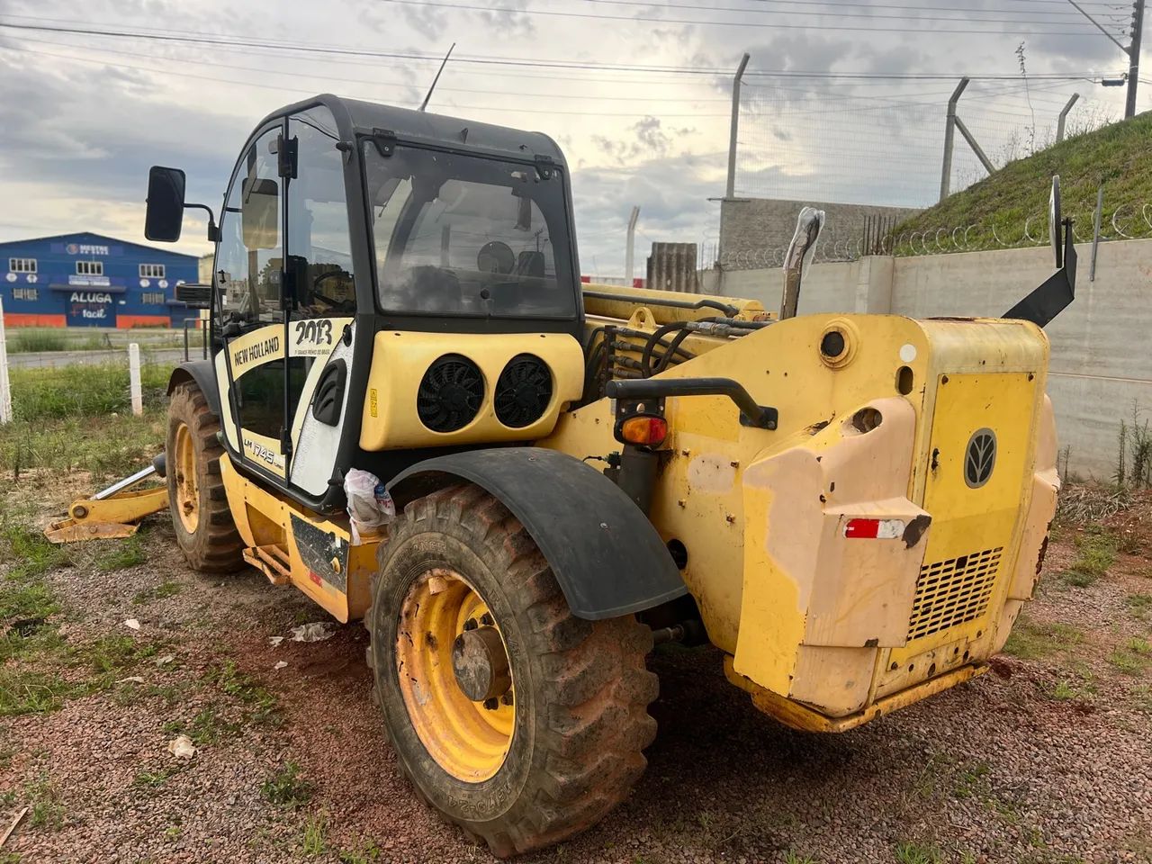 Máquina manipulador telescópico new Holland Lm1745 2013  - Foto 3