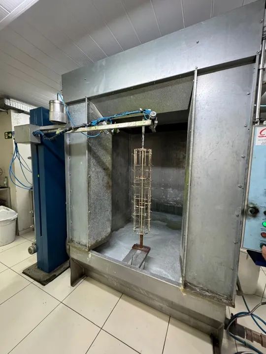 CABINI DE PINTURA POR VIA ÚMIDA COM ROBO