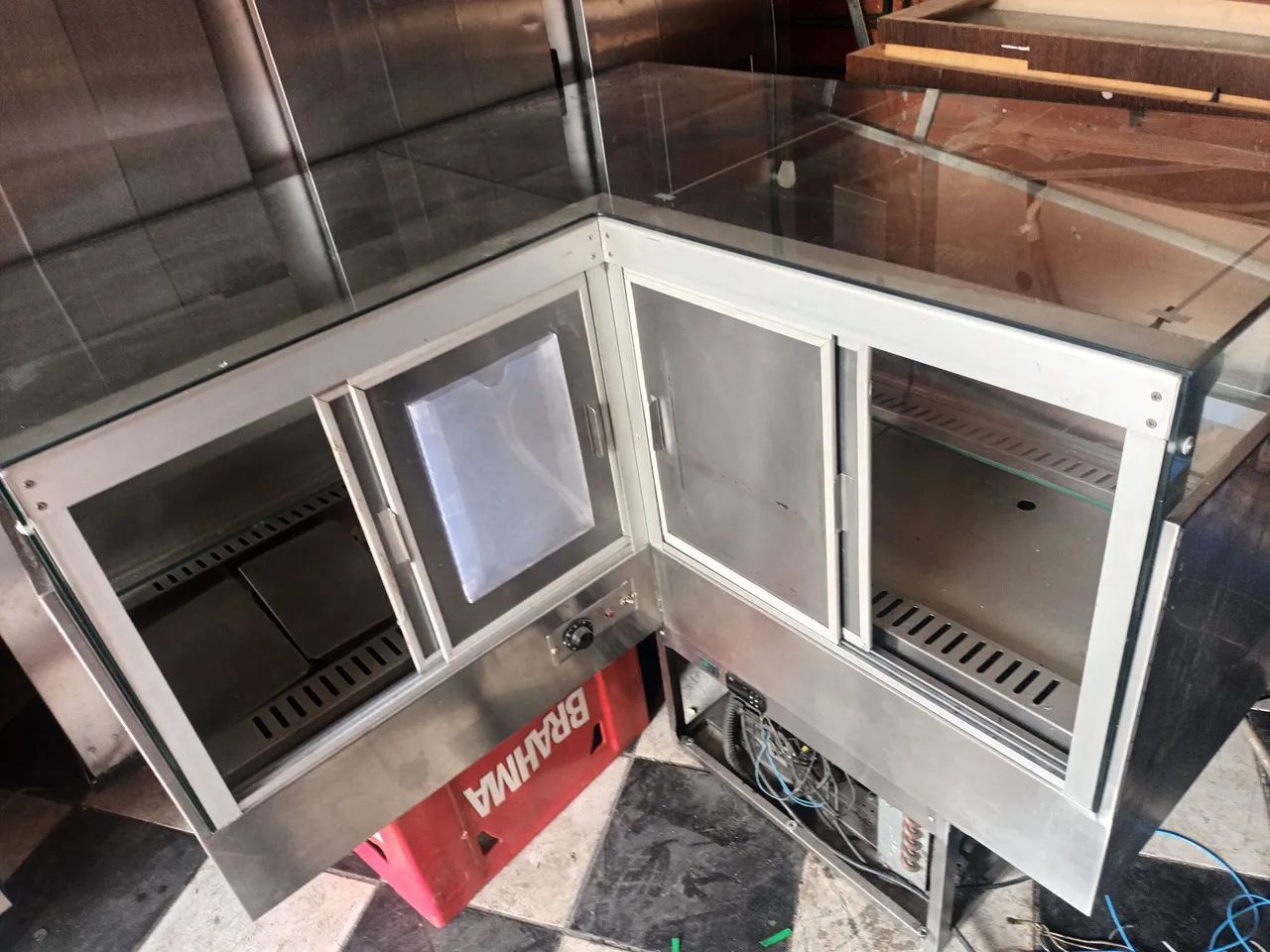 Vitrine Expositora de Vidro ,refrigerada e quente  - Foto 3
