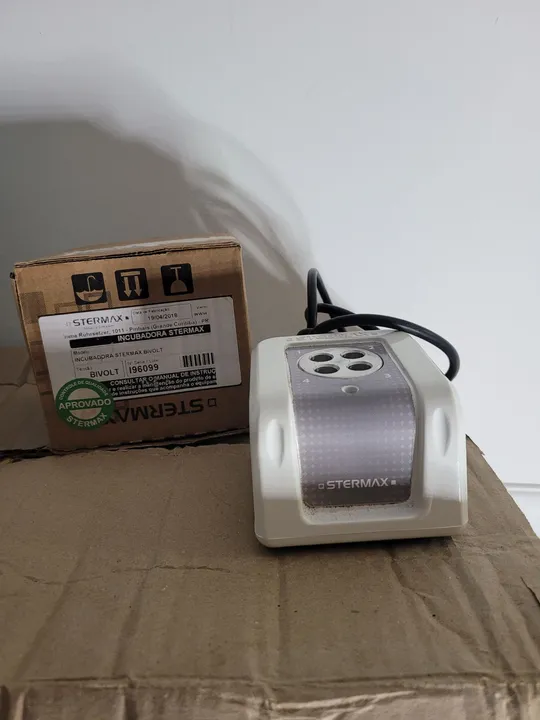 Mini incubadora biológica 4 compartimentos bivolt Stermax
