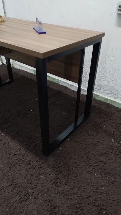 Mesa de Escritório com Gavetas / Pé Quadrado  - Foto 2