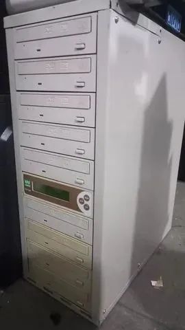 Duplicadora de CDs e DVD - controladora Witron 688
