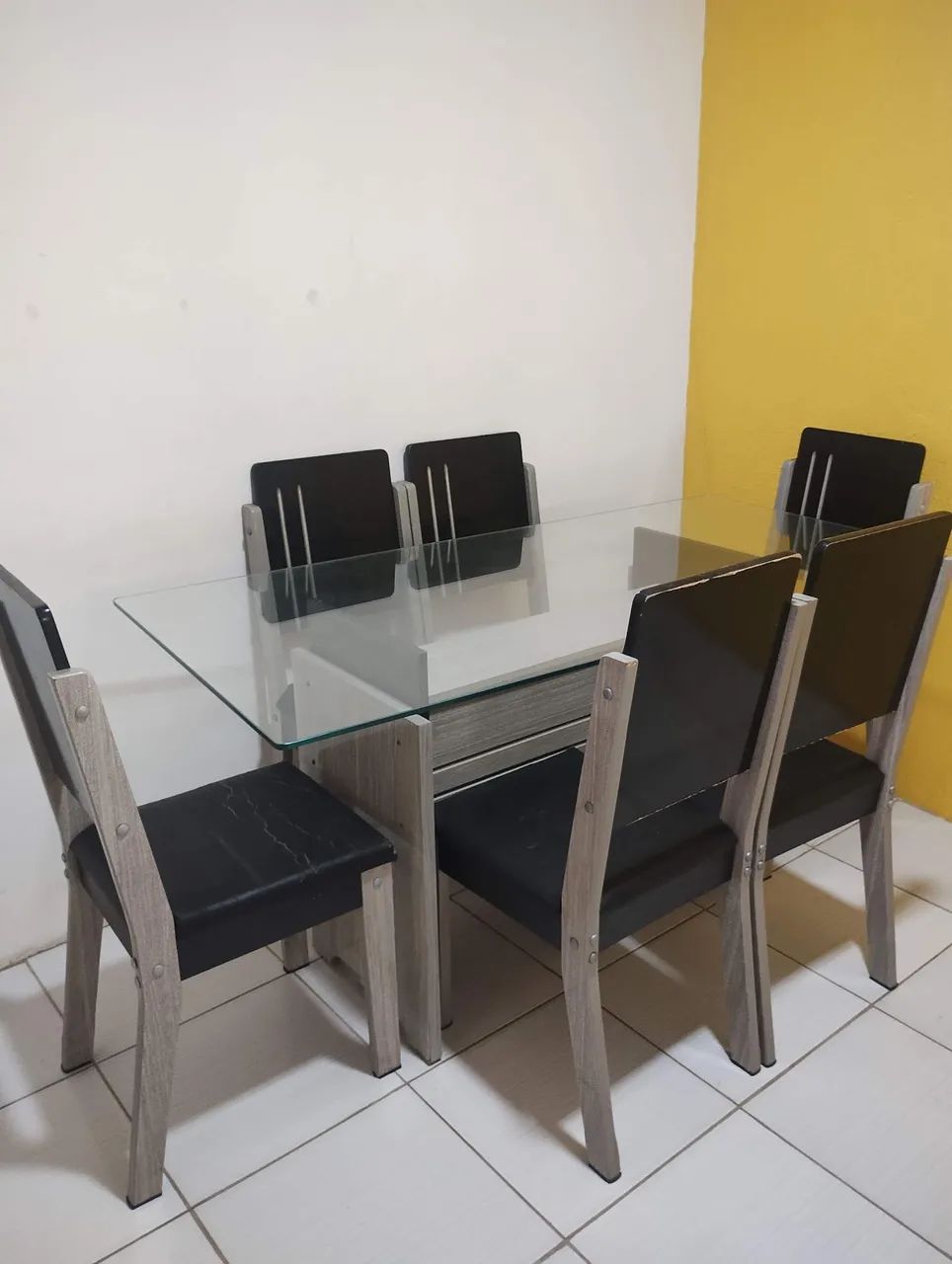 Mesa 6 cadeiras tampo de vidro. - Foto 4