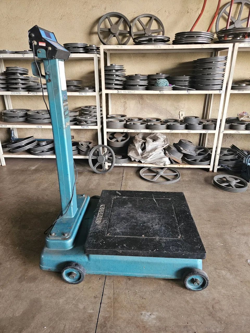 Balança contadora eletrônica para 1.500 kilos, marca TOLEDO. Funcionando !