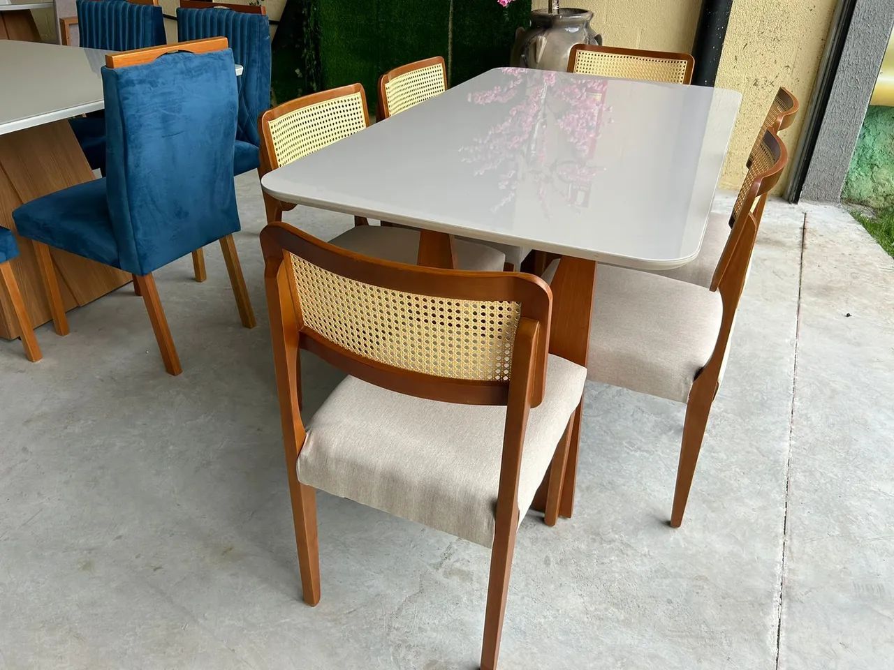 Mesa de Jantar com 6 cadeiras 100% Madeira  - Foto 2