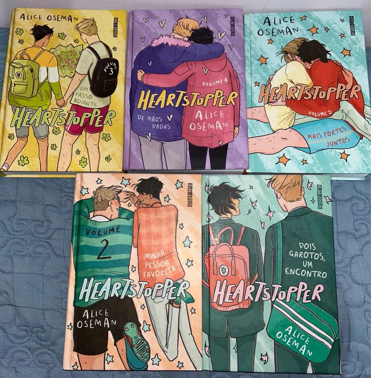Coleção Completa Heartstopper (Vol. 1 a 5) - Em ótimo estado! - Foto 4