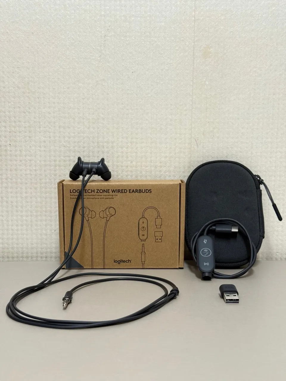 Fone de ouvido Logitech Zone Wired Earbuds