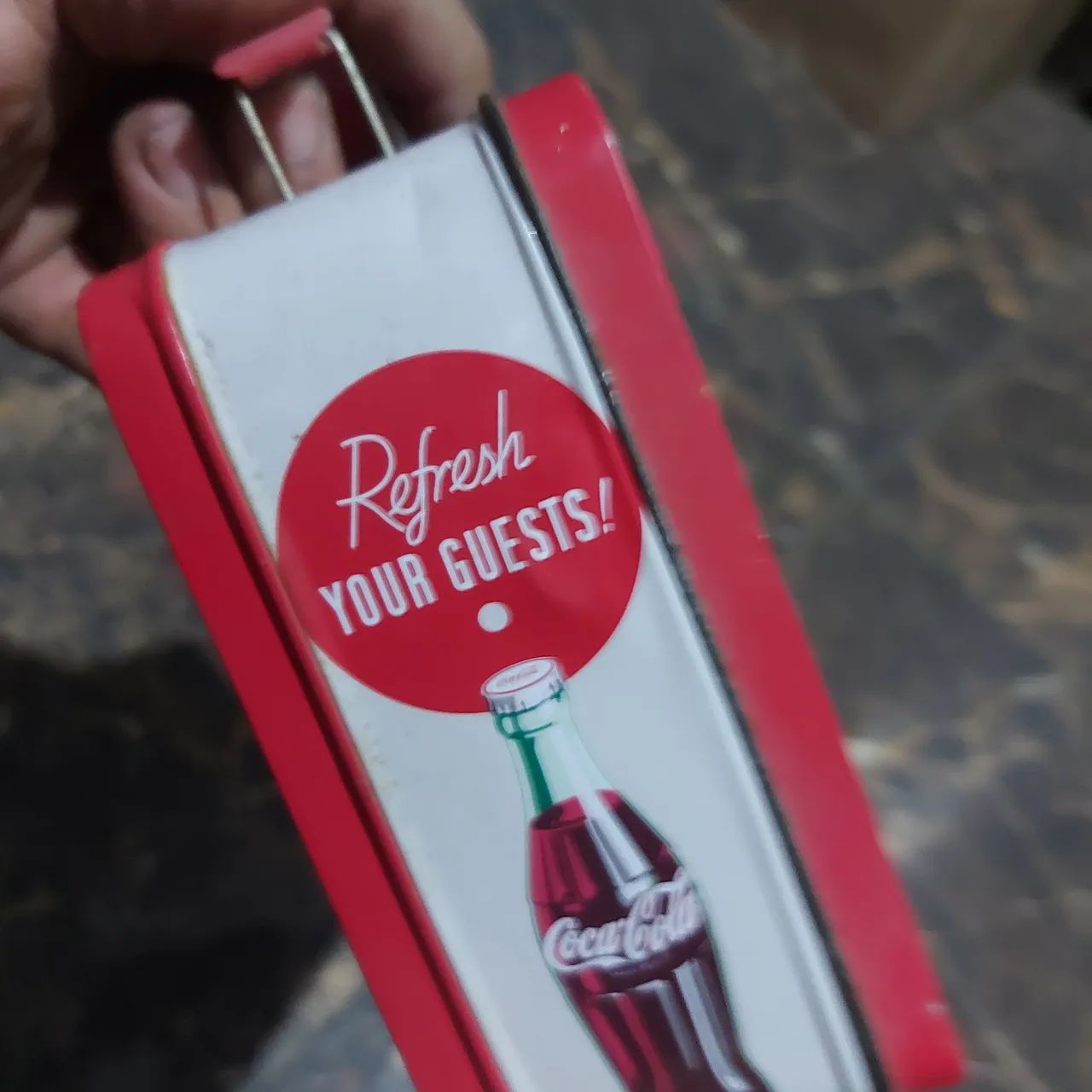 Mini maleta Coca Cola, em lata antiga importada - Foto 3