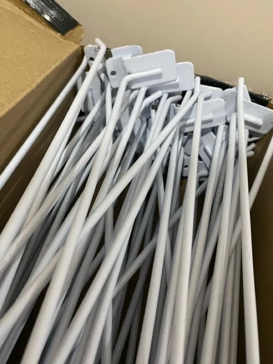 Gancho de Metal para Loja (usado em painel ripado).