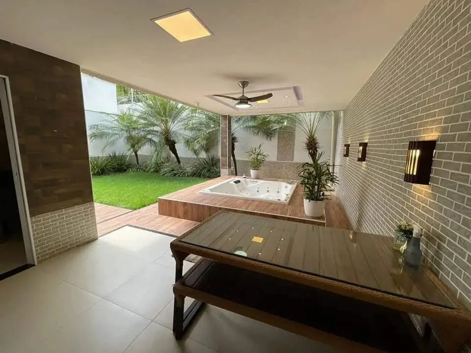 Alugo Casa de condominio - no calhau - mobiliada - Prox a Praia
