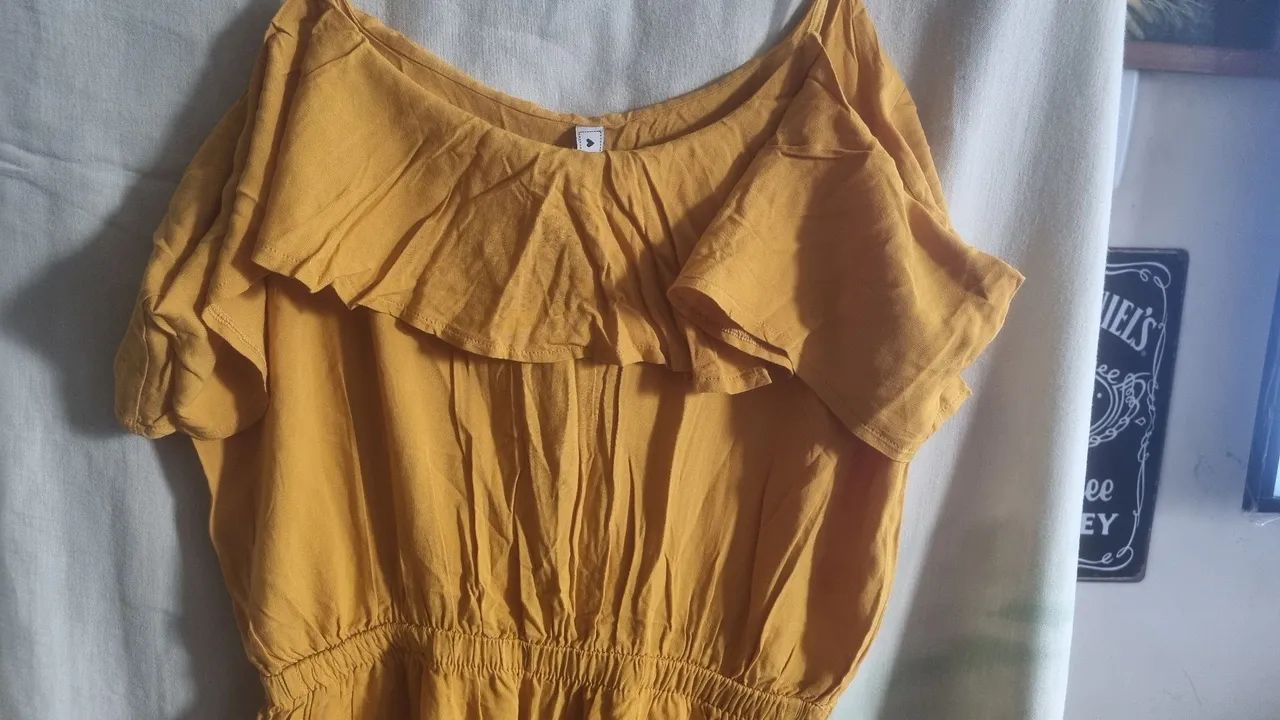 Macacão longo amarelo com babados