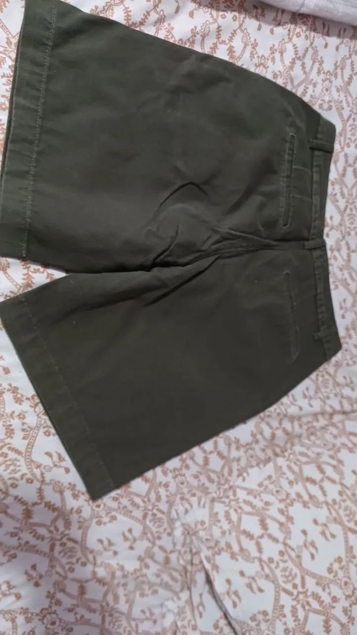 Bermuda feminina verde militar  - Foto 2
