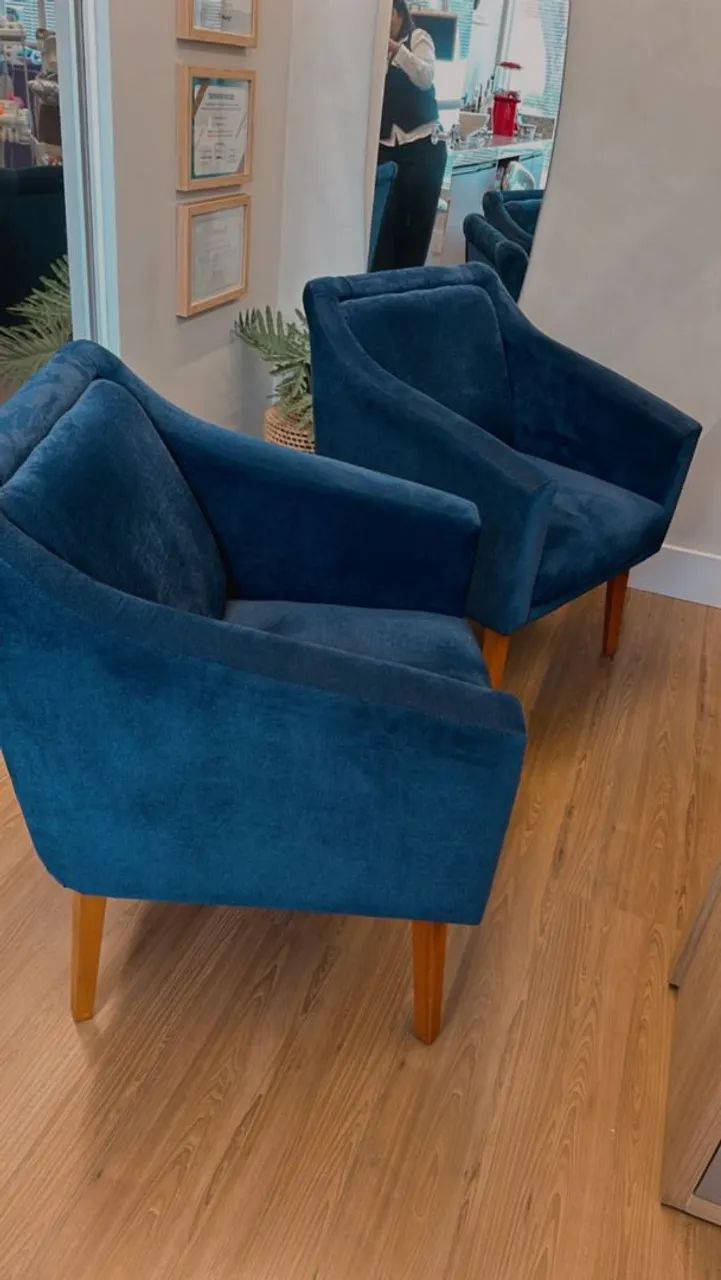 Poltronas Azuis de Veludo - Conforto e Elegância