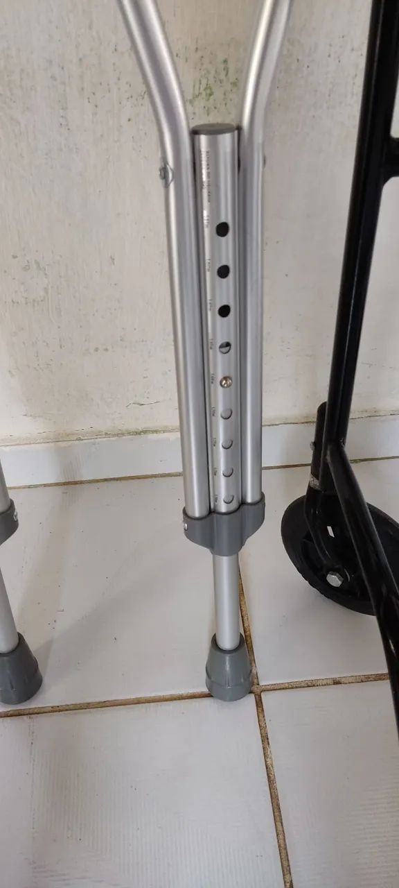 Par de muletas em alumínio com regulagem  - Foto 3