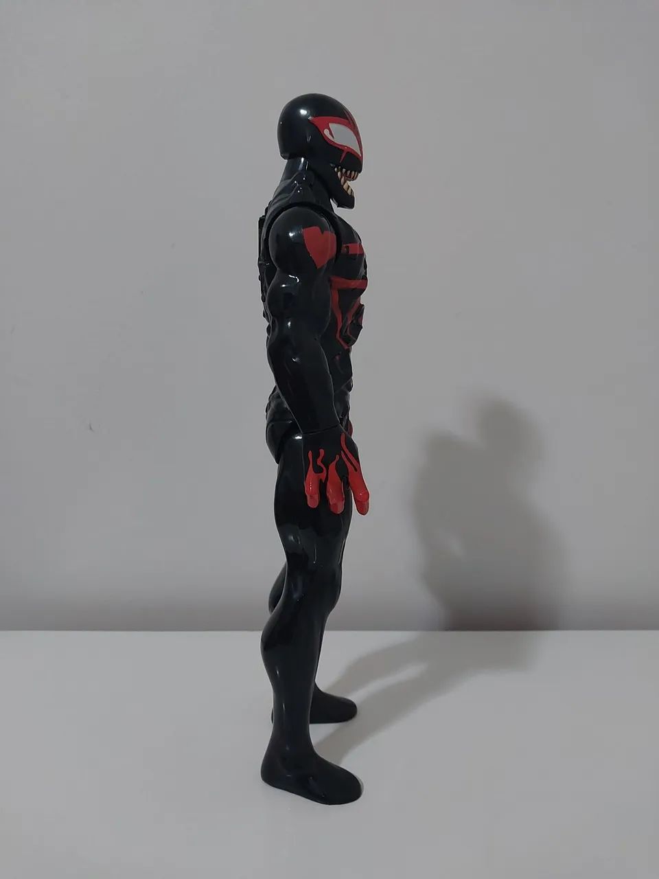 Boneco Venom 30cm- Original Hasbro  - Foto 5
