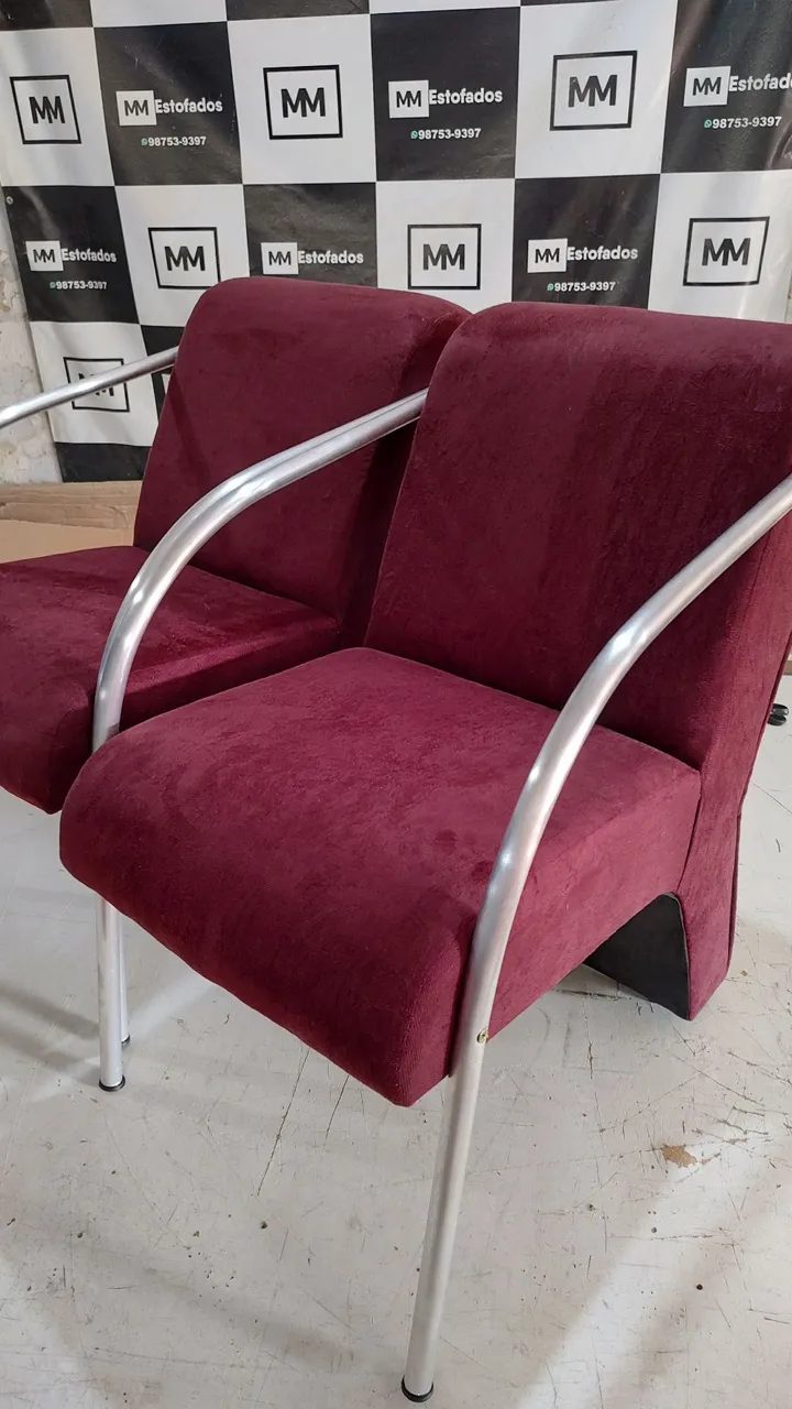 Poltronas Estofadas Confortáveis