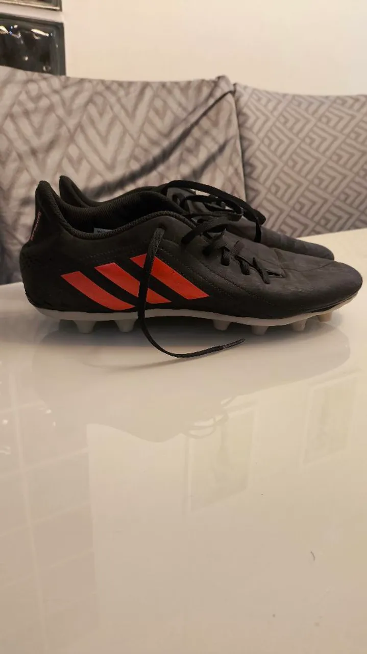 Chuteira Adidas Deportivo