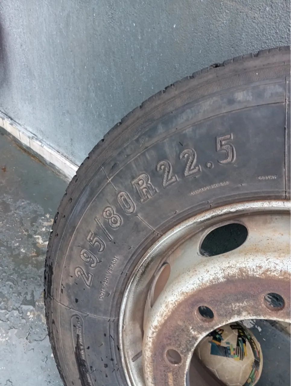 Roda de Caminhão Aro 22.5 em Ótimo Estado