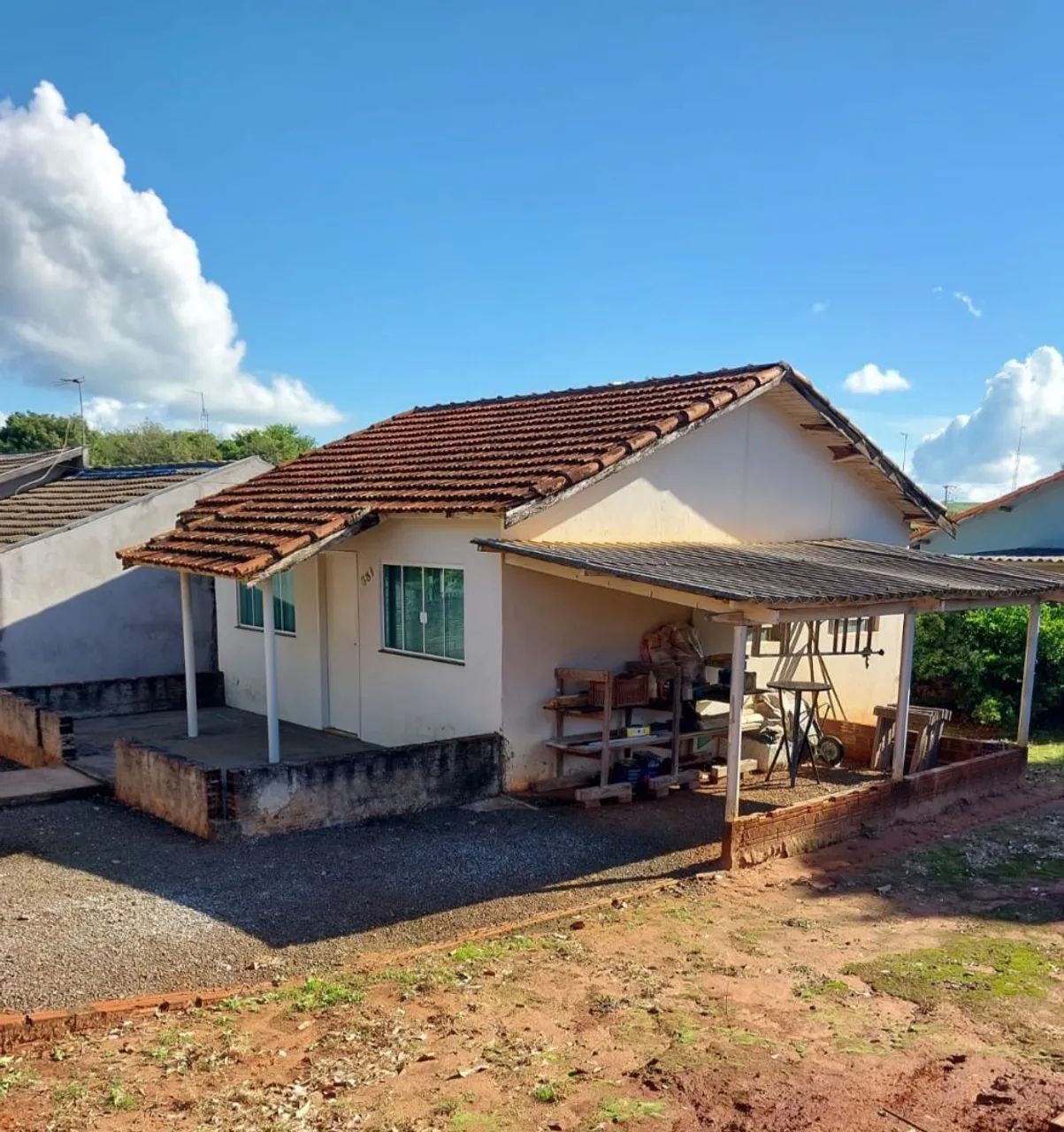 Casa Popular <br>1 banheiro <br>Terreno 200m quadrado .