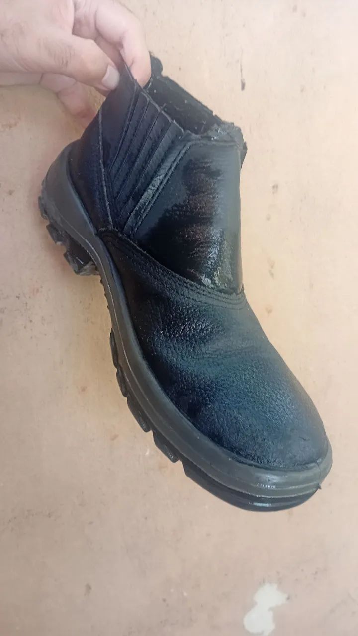 Bota de segurança preta - Foto 2