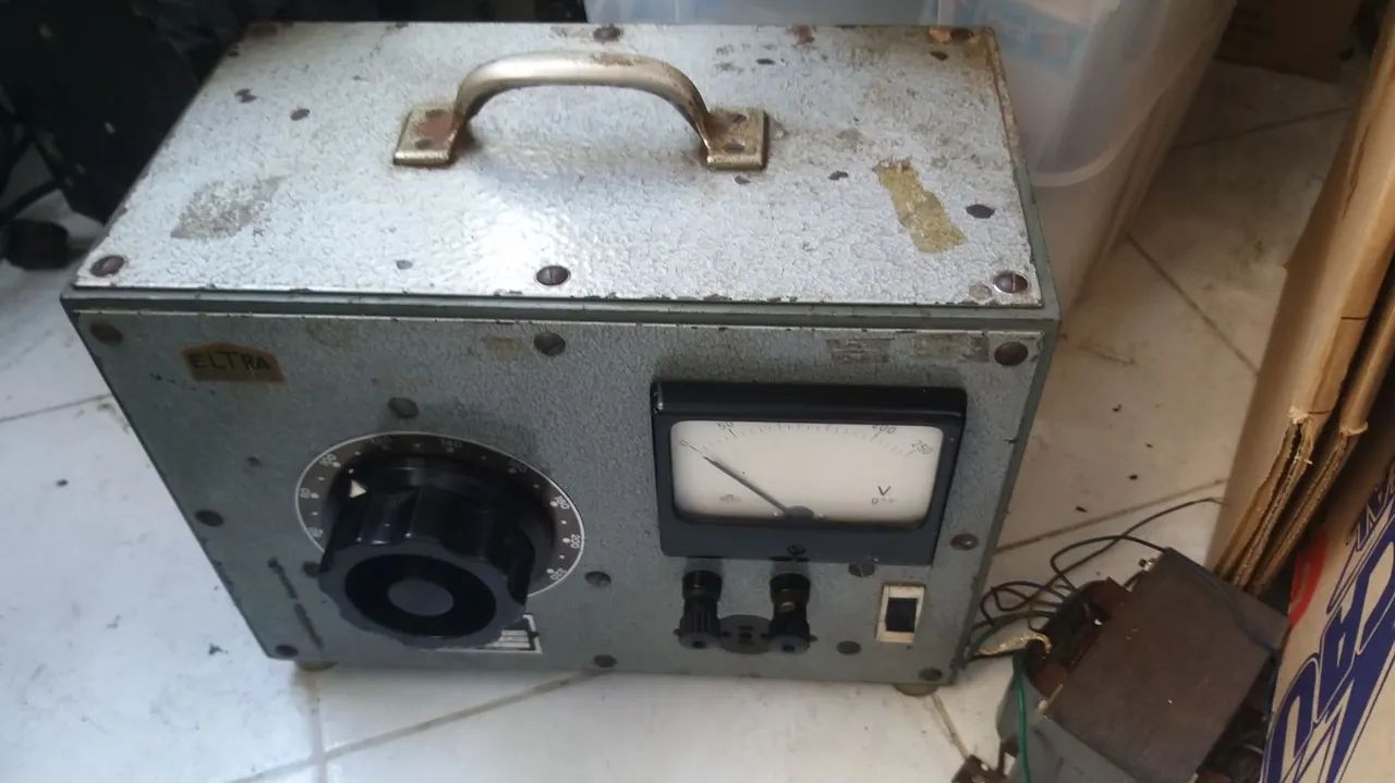 Variac p/ equipamentos áudio ELTRA, entra 127vca,2kw, sai 0 a 220 vca! leia!  - Foto 2