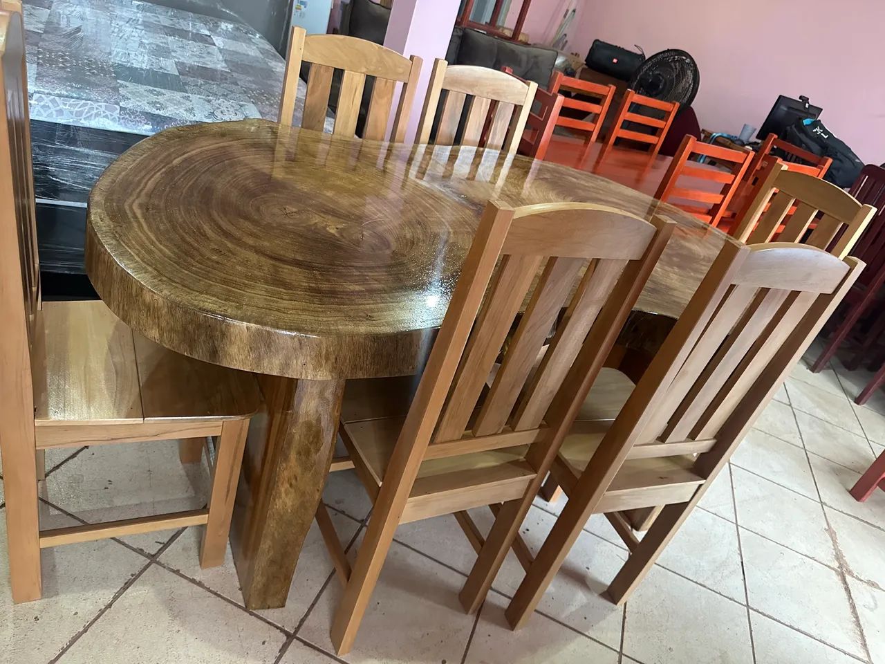 Mesa em peça única 6 cadeiras nova  - Foto 6
