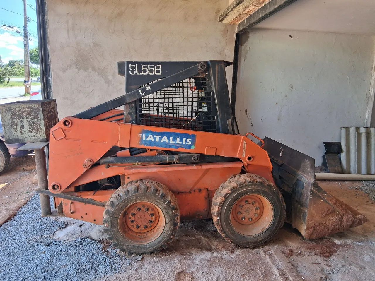  Mini carregadeira Bobcat 55 B-  Máquina de Construção