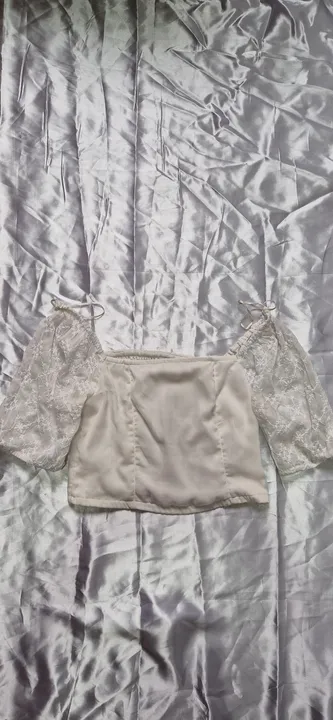 blusa de manga branca