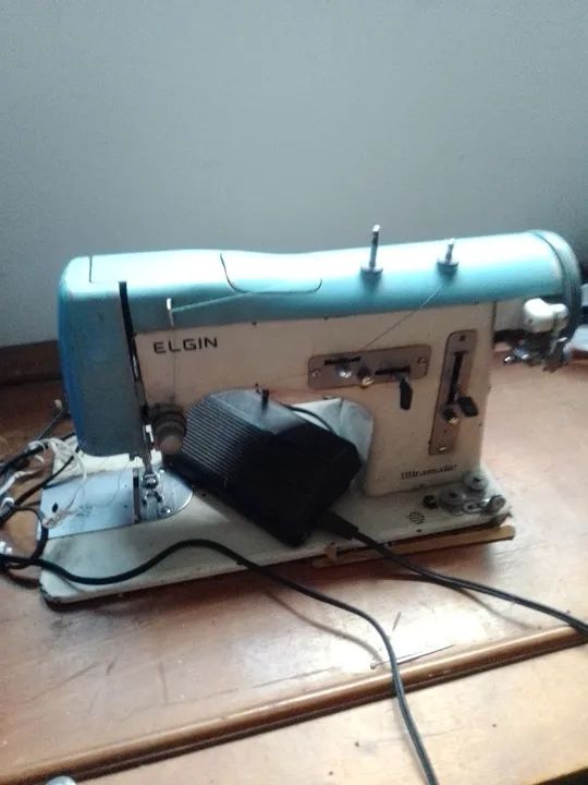Máquina de Costura  Elgin doméstica  - Foto 2