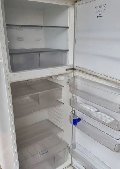 Vendo Geladeira Continental 450 litros
