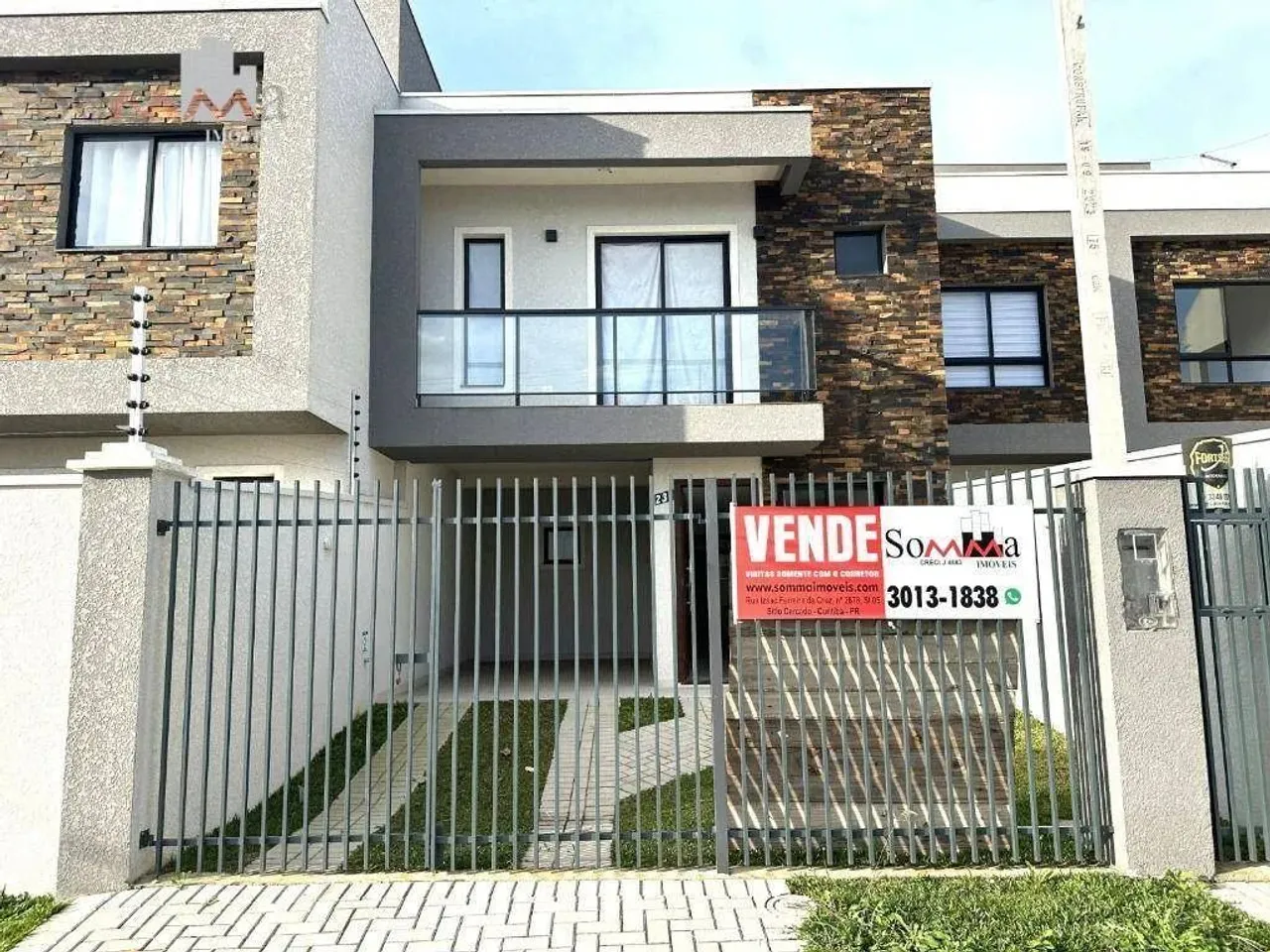 Sobrado com 3 dormitórios à venda, 112 m² por R$ 640.000,00 - Umbará - Curitiba/PR