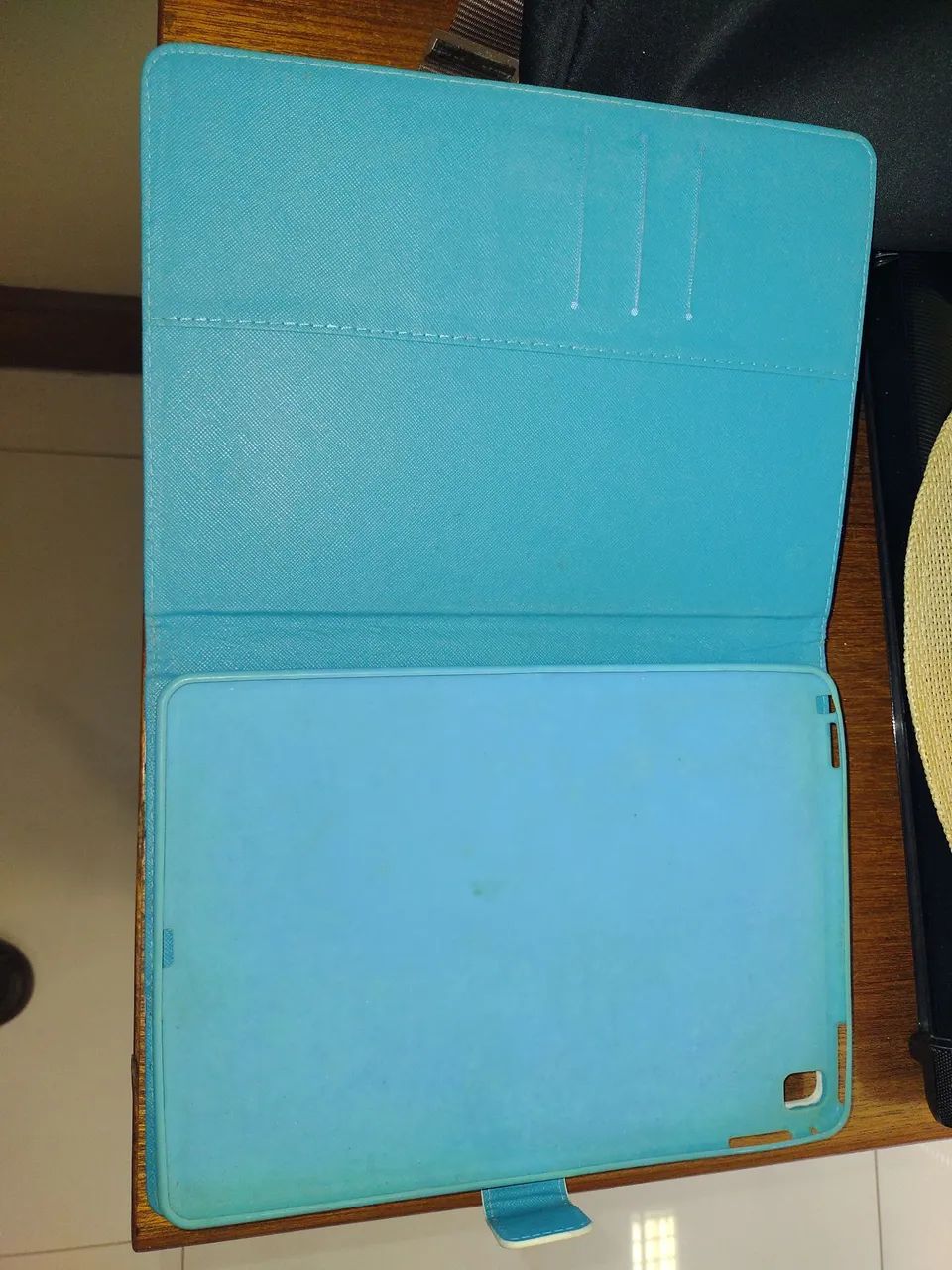 Capa Tablet 7polegadas, cor preta, bom estado. E outros. - Foto 3