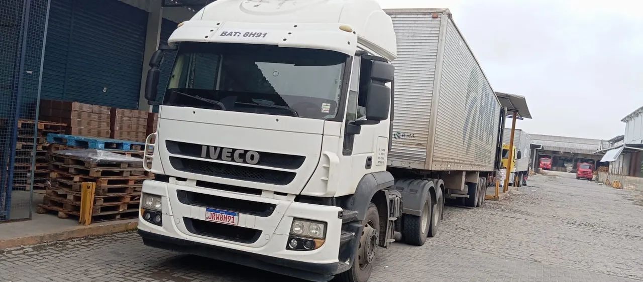Caminhão Iveco baú 28 paletes  - Foto 4