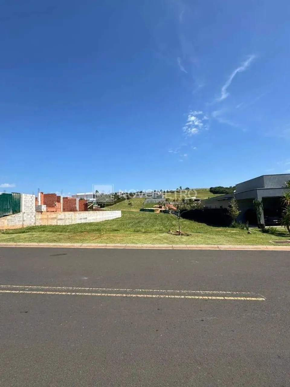 Terreno à Venda no Condomínio Entre Verdes Sousas Campinas 1.010 m² em Localização Privil