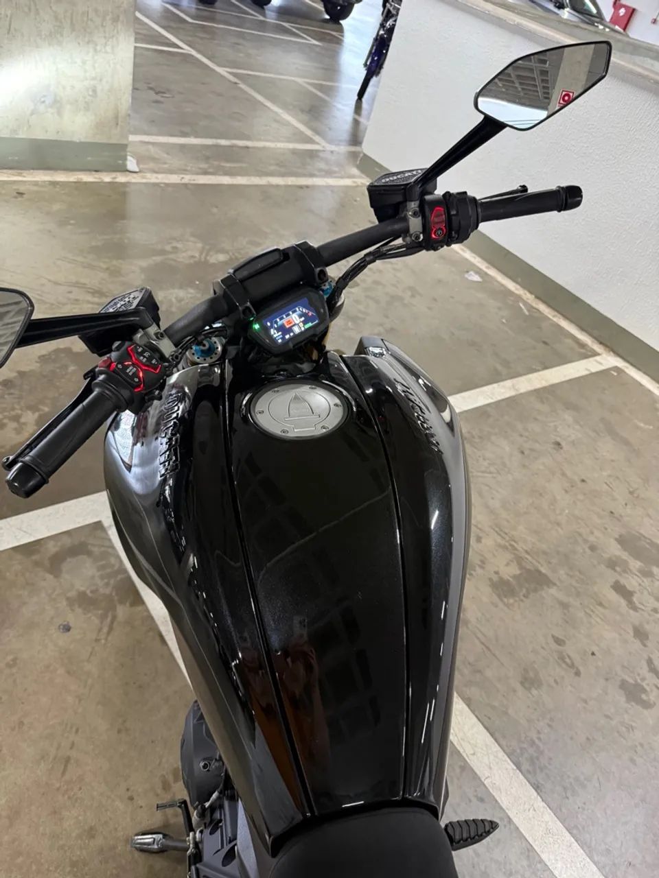 Ducatti Diavel com apenas 380 km  - Foto 4