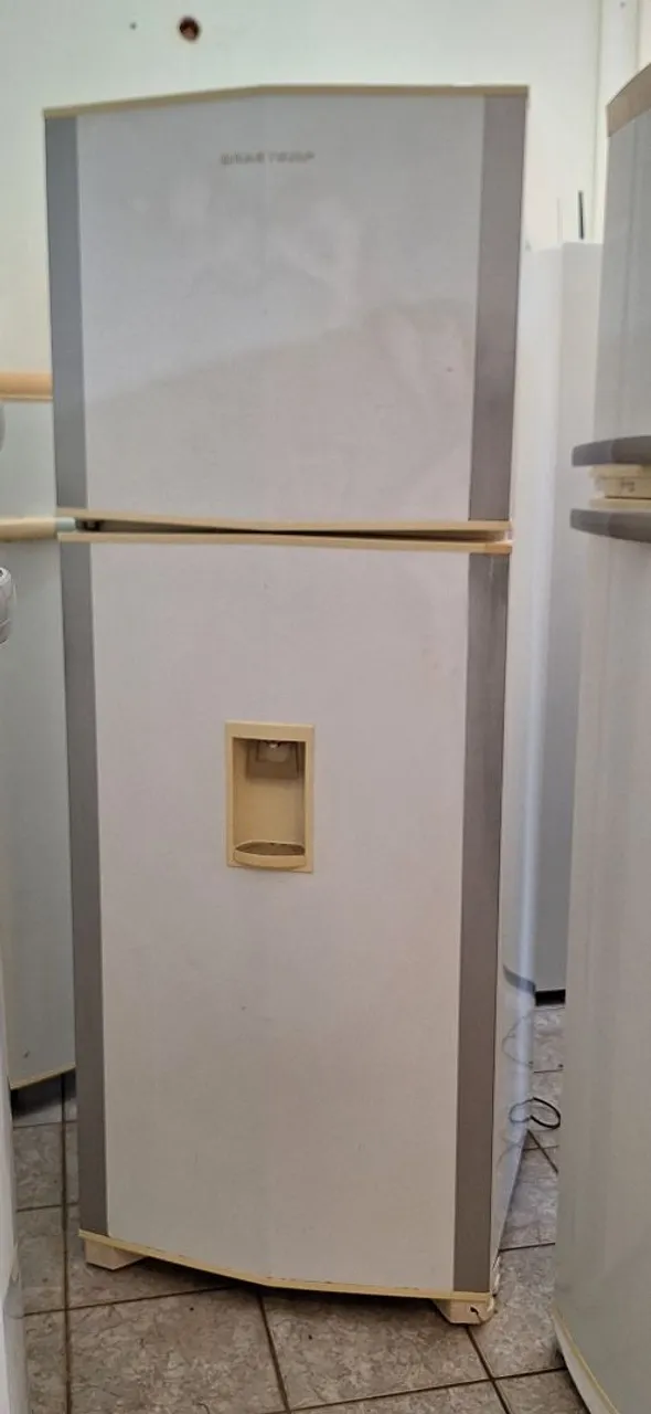 QUALQUER UMA DESSAS GELADEIRAS POR APENAS 1.200 FUNCIONANDO PERFEITAMENTE COM GARANTIA QU